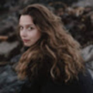 Meet your Posher, Caitlin